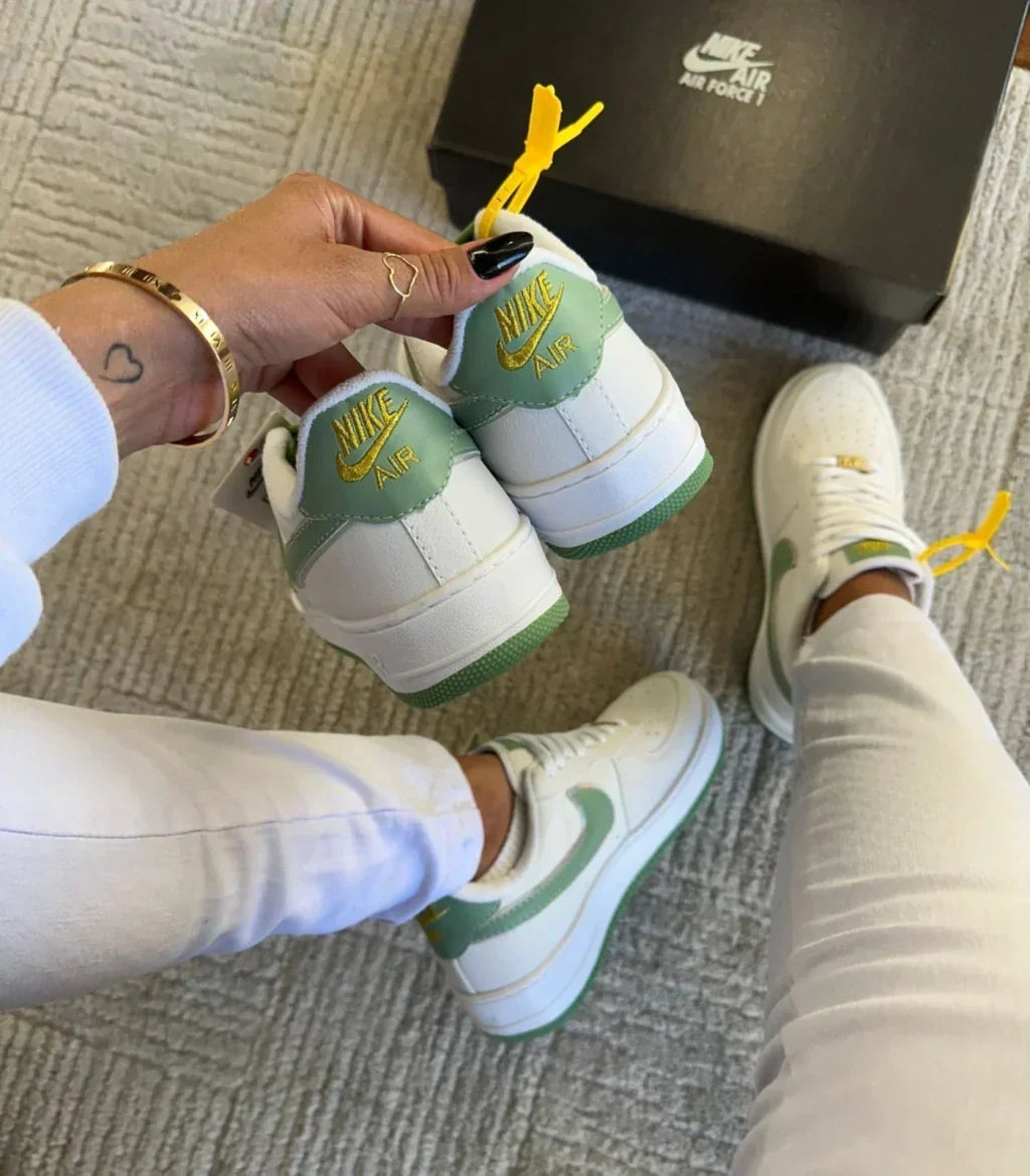 Tênis Astro Roxo Holográfico – Futurismo e Conforto em Sintonia