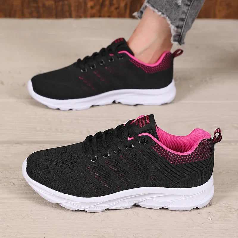 Novo verão feminino tecido malha sapatos elegante minimalista preto requintado tênis de secagem rápida anti-skid respirável tênis de corrida