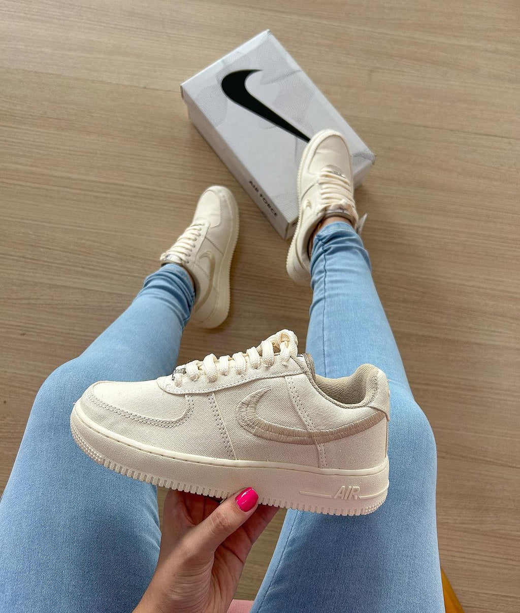 Tênis Astro Roxo Holográfico – Futurismo e Conforto em Sintonia