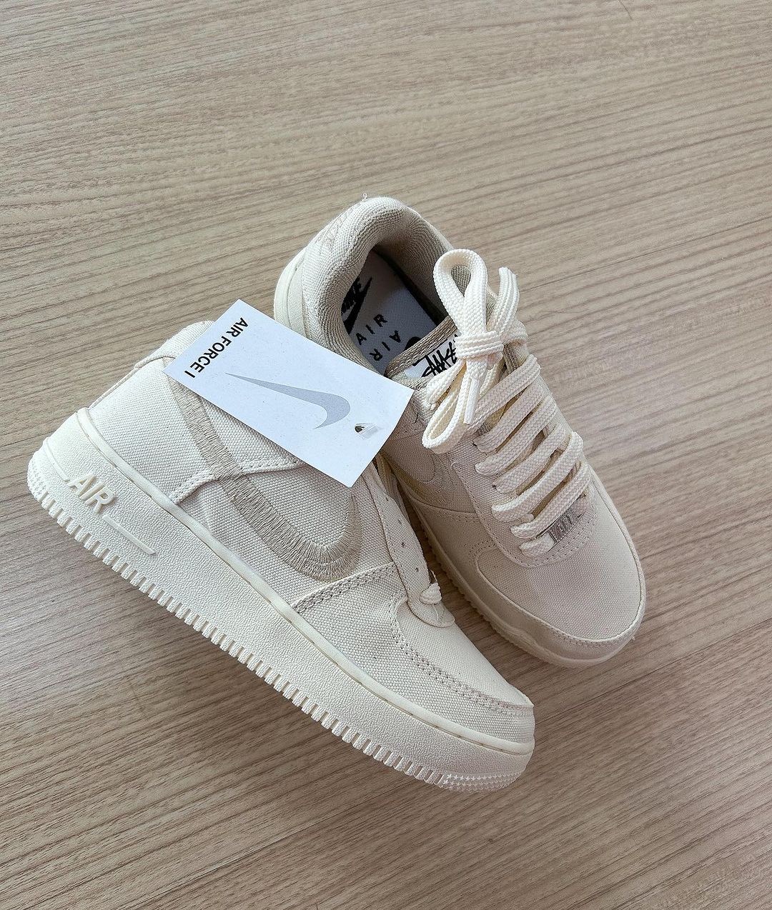 Tênis Astro Roxo Holográfico – Futurismo e Conforto em Sintonia