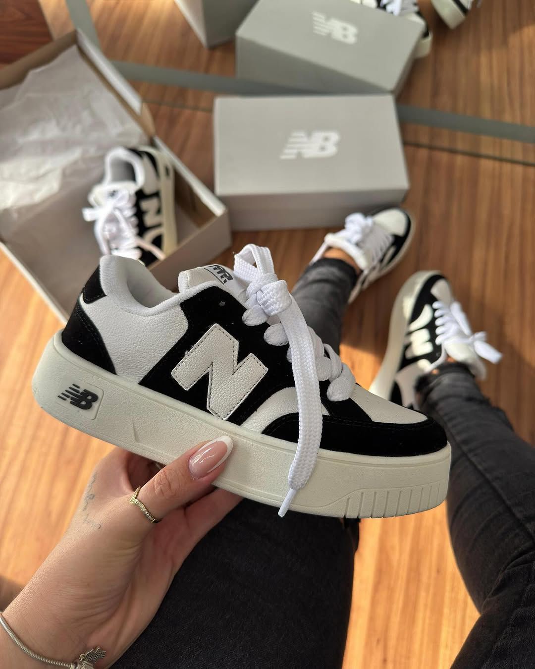 Compre 1 Leve 2 – Tênis Luna Prime – Charme e Leveza Para o Seu Dia